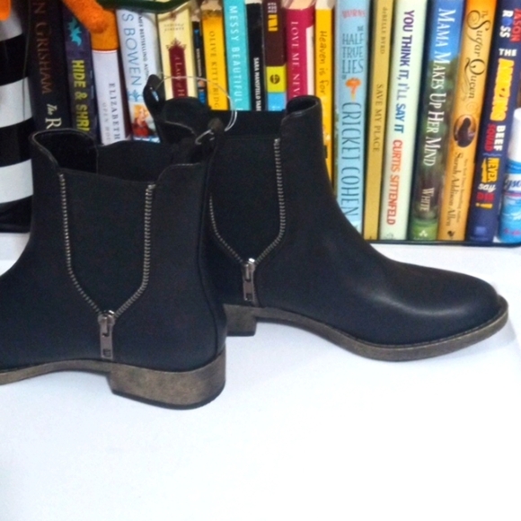 ROCKET DOG BLACK PULL-ON MOTO ANKLE BOOTS SIZE 6.5 NWT - Picture 9 of 12